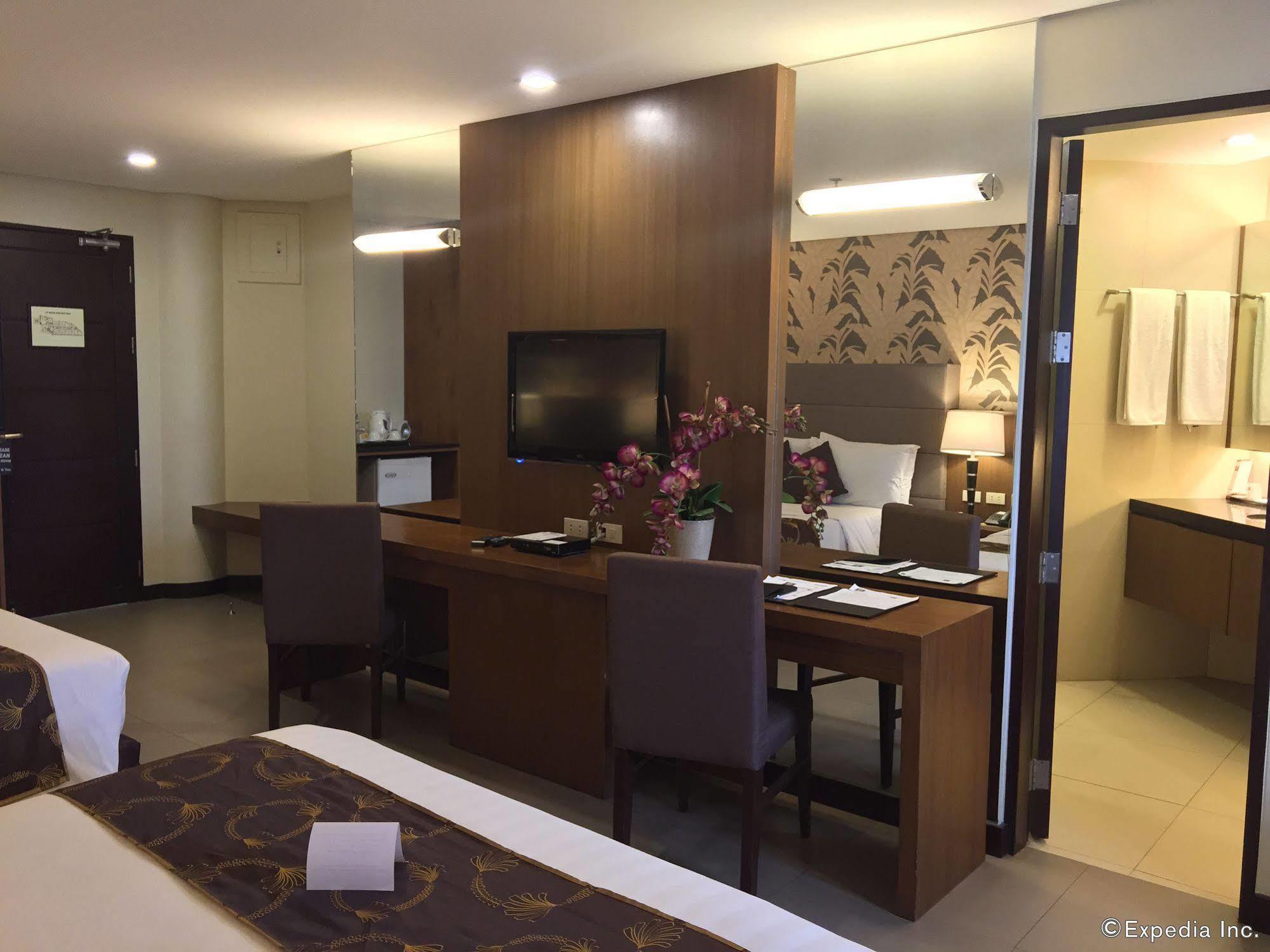 Gt Hotel Bacolod Exterior photo